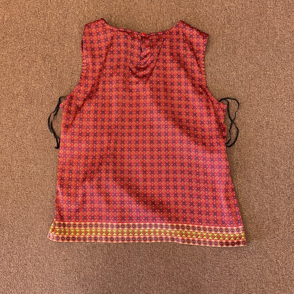 Jones New York red blouse 1x. Great condition. - Picture 3 of 5